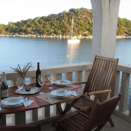 Mile Apartment Lastovo